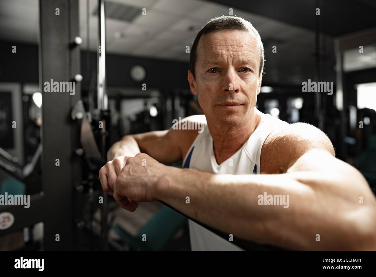 Muscular old man hi-res stock photography and images - Alamy