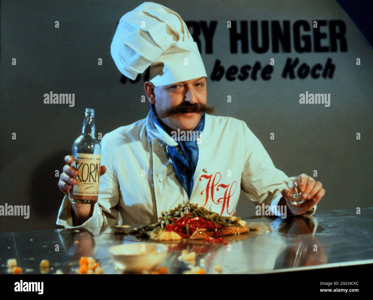 Voll daneben, ARD TV Comedy, 1990, Diether Krebs in dem Sketch: Chefkoch Harry Hunger. Voll daneben, ARD TV Comedy, 1990, Diether Krebs as Chef Harry Hunger. Stock Photo