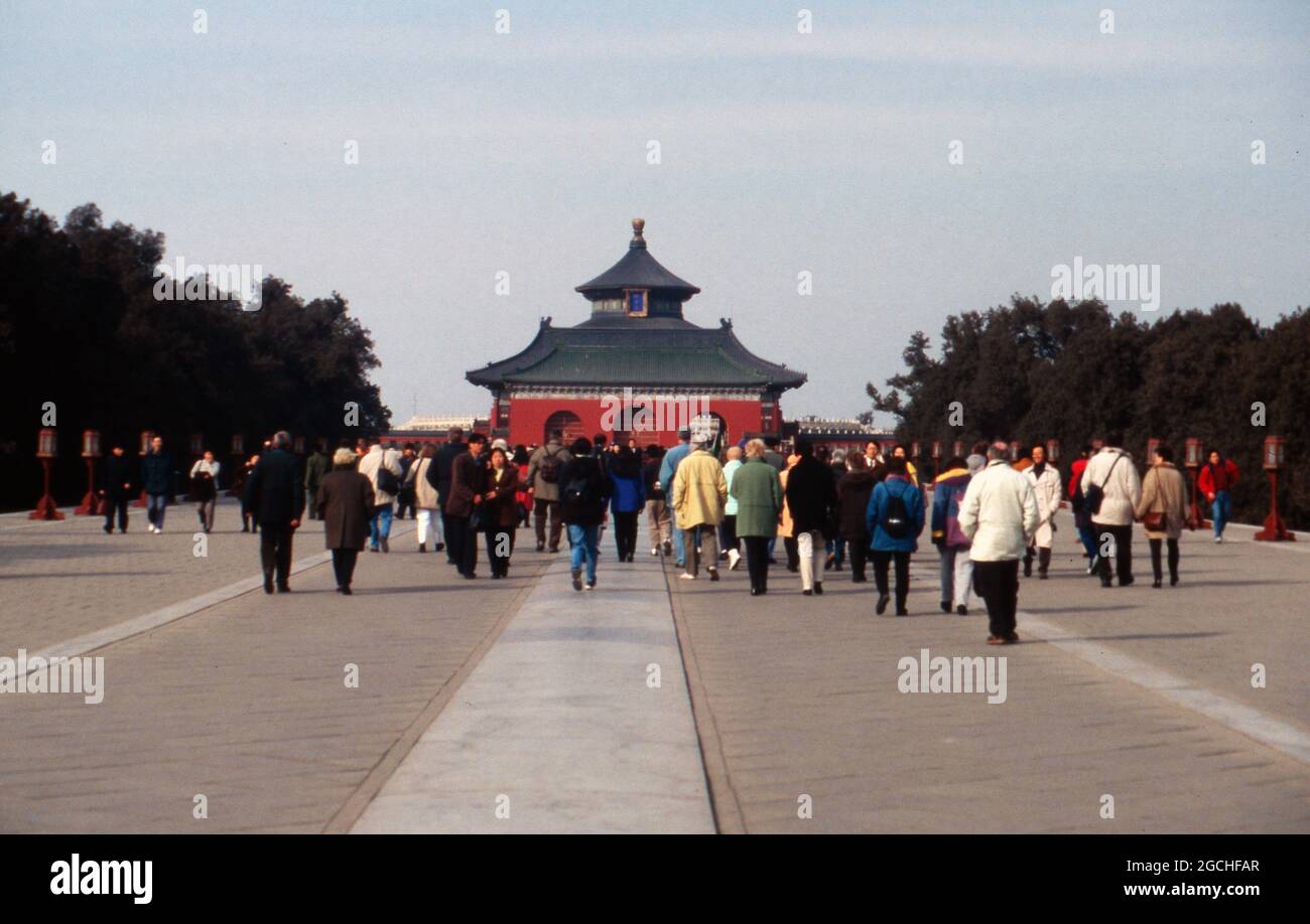 Auf dem Areal des Himmelstempels in Peking, China 1998. At the Temple of Heaven area in Beijing, China 1998. Stock Photo