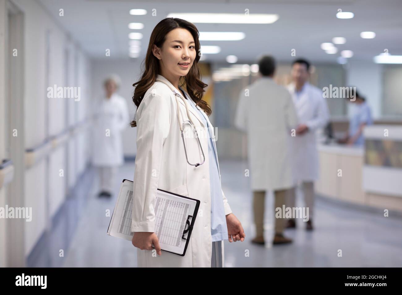 Young asia female doctor hi-res stock photography and images - Alamy