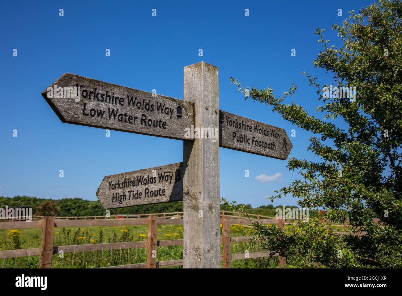 Signpost on The Yorkshire Wolds Way - a National Trail in the Yorkshire Wolds. England, United Kingdom Stock Photo