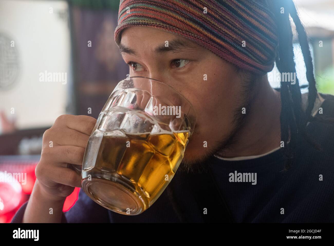 Man drinking traditional pint of real ale beer Stock Photo Alamy