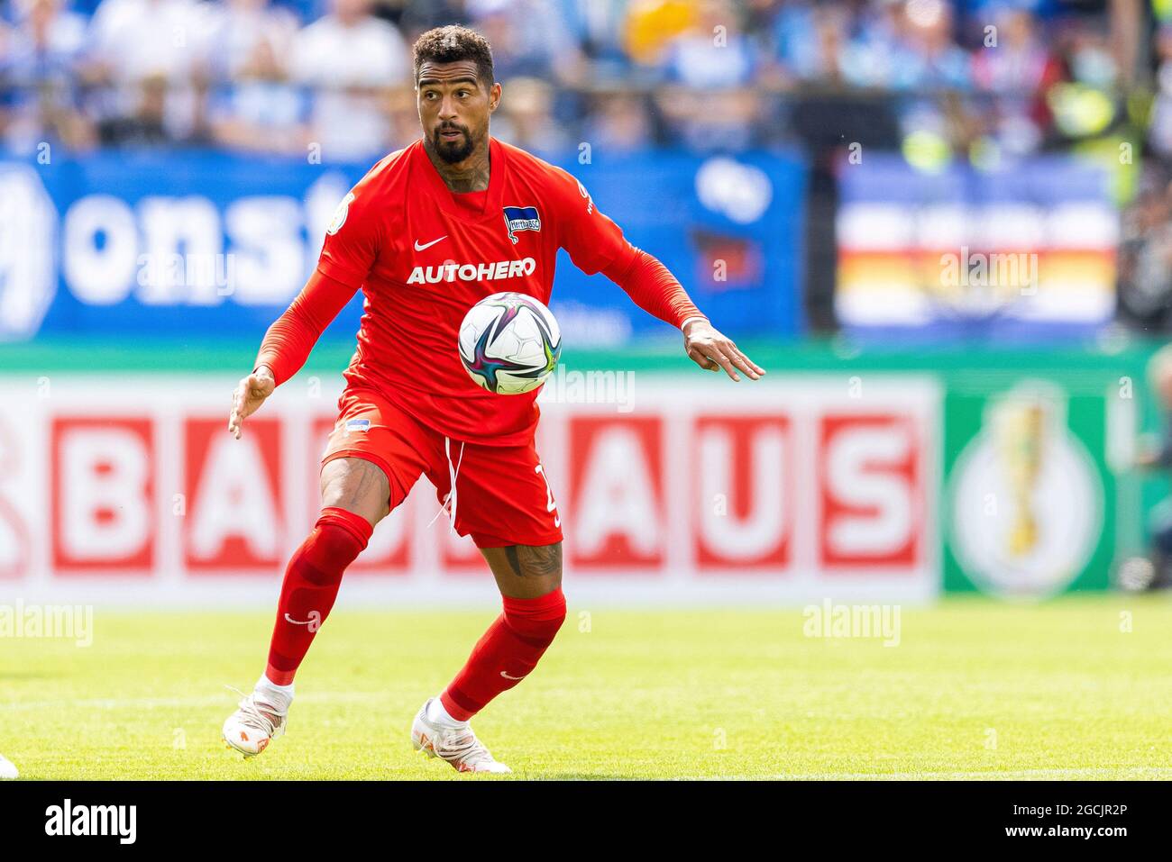 Meppen, Deutschland. 08th Aug, 2021. firo: 08.08.2021, DFB Pokal season  2021/2022, SV Meppen - Hertha BSC Berlin Kevin-Prince Boateng (Hertha BSC  Berlin) single action, whole figure Credit: dpa/Alamy Live News Stock Photo  - Alamy