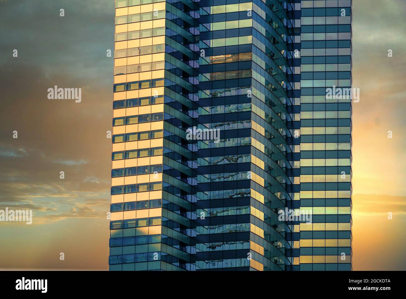 Golden glow architecture hi-res stock photography and images - Alamy