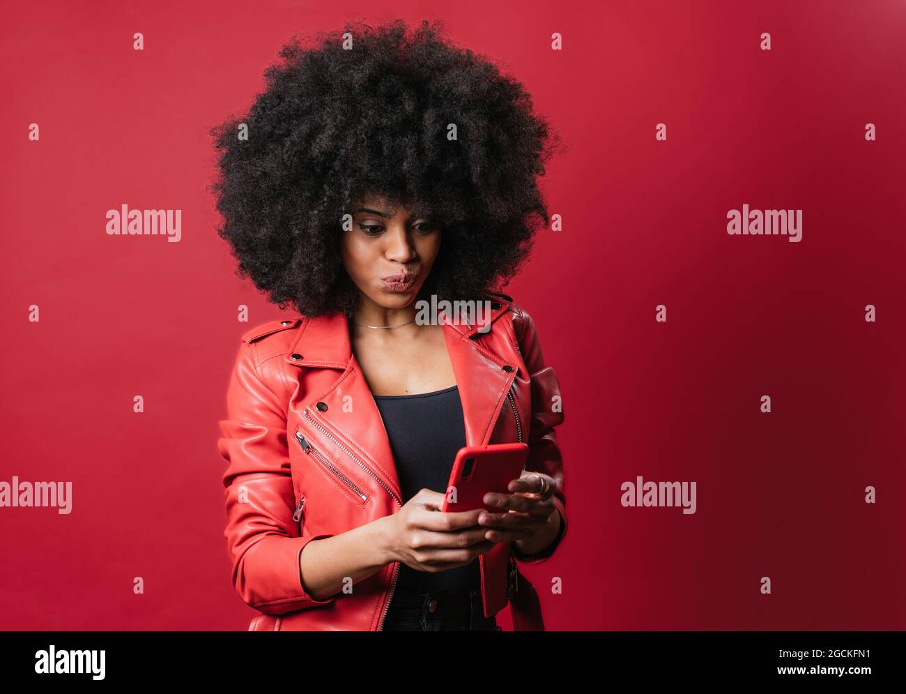 Black woman afro pouting hi-res stock photography and images - Alamy