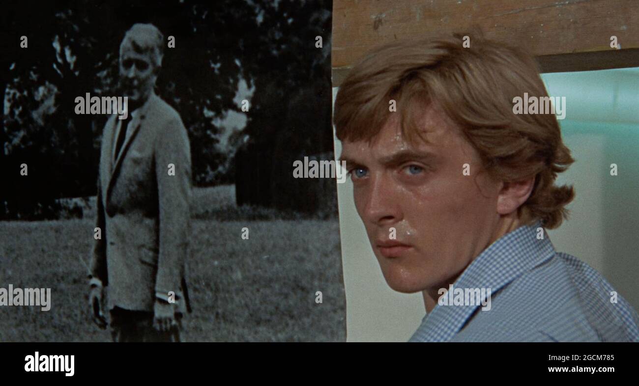 London.UK. David Hemmings in a scene in the (C) Bridge Films/MGM, Blowup  (1966) (also known as Blow-Up and Blow Up) Director:Michelangelo Antonioni  Writer:Michelangelo Antonioni Source: Julio Cortazar story Las babas del  diablo (