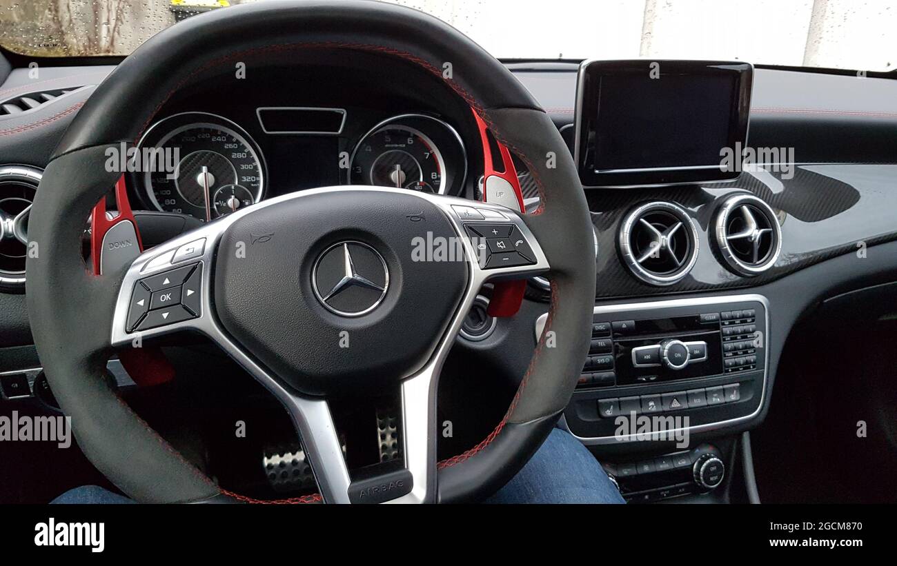 Performance Mercedes High Resolution Stock Photography and Images - Alamy