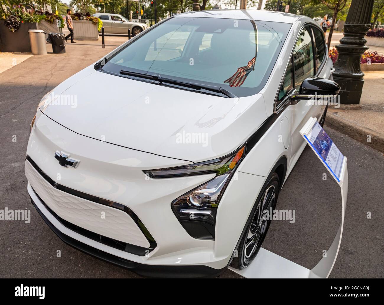 Detroit, Michigan - A 2022 Chevrolet Bolt on display at the Motor City Car Crawl. The event, a mini-substitute for the cancelled Detroit Auto Show, di Stock Photo