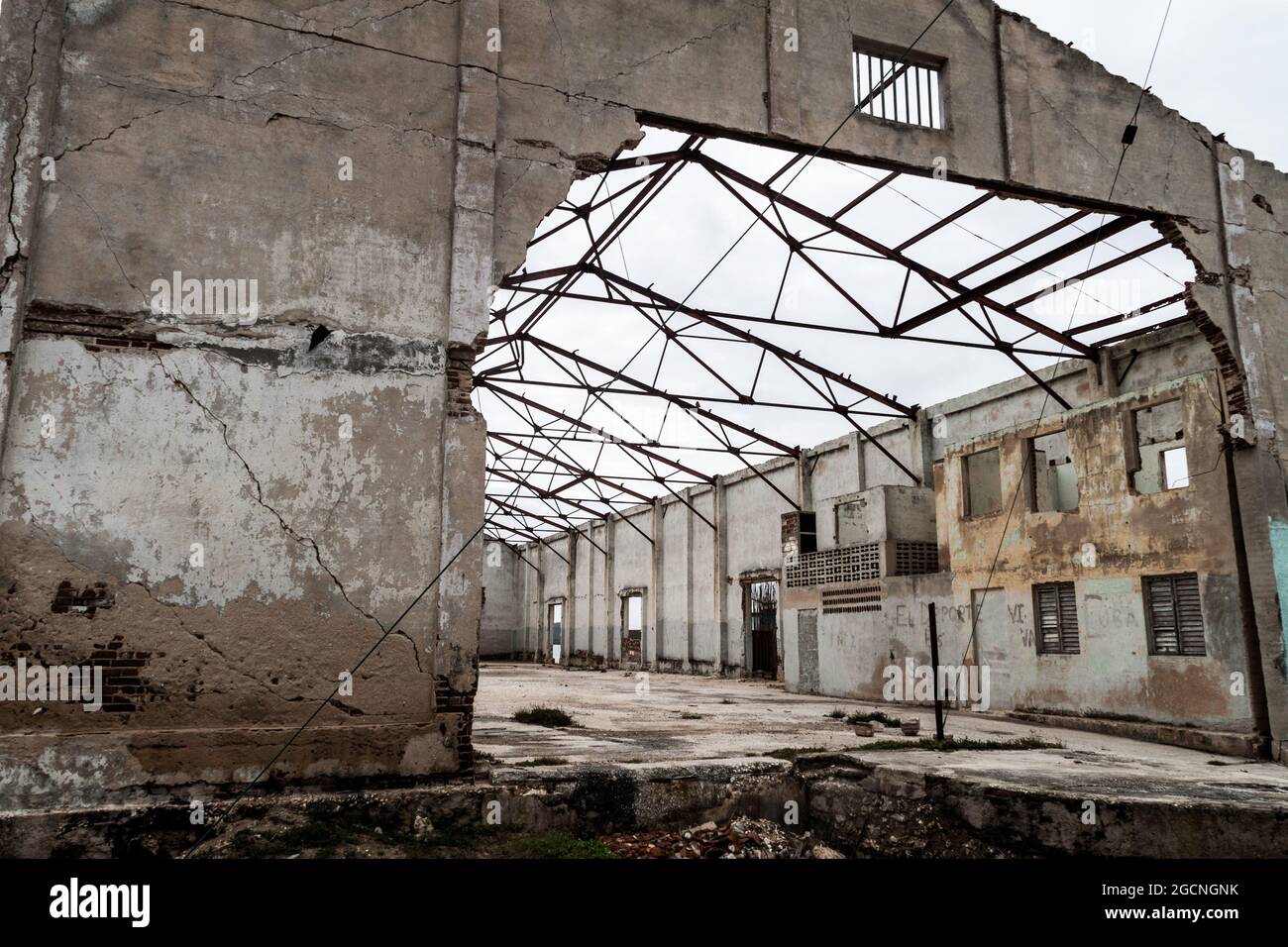 Building heavily damaged by hurricane Ike in 2008,  Gibara village, Cuba Stock Photo