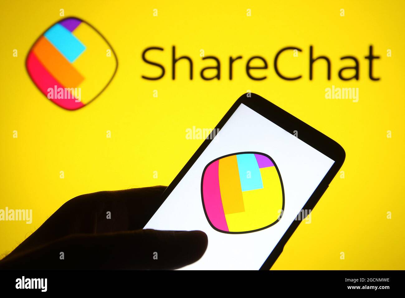 Sharechat logo hi res stock photography and images Alamy
