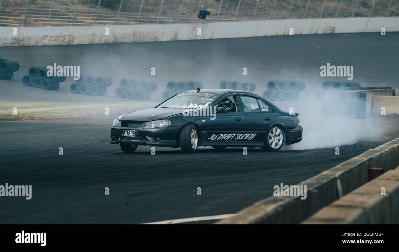 VicDrift Practice Day 2 Black Ford AU Falcon (JAPAU) drifts around the