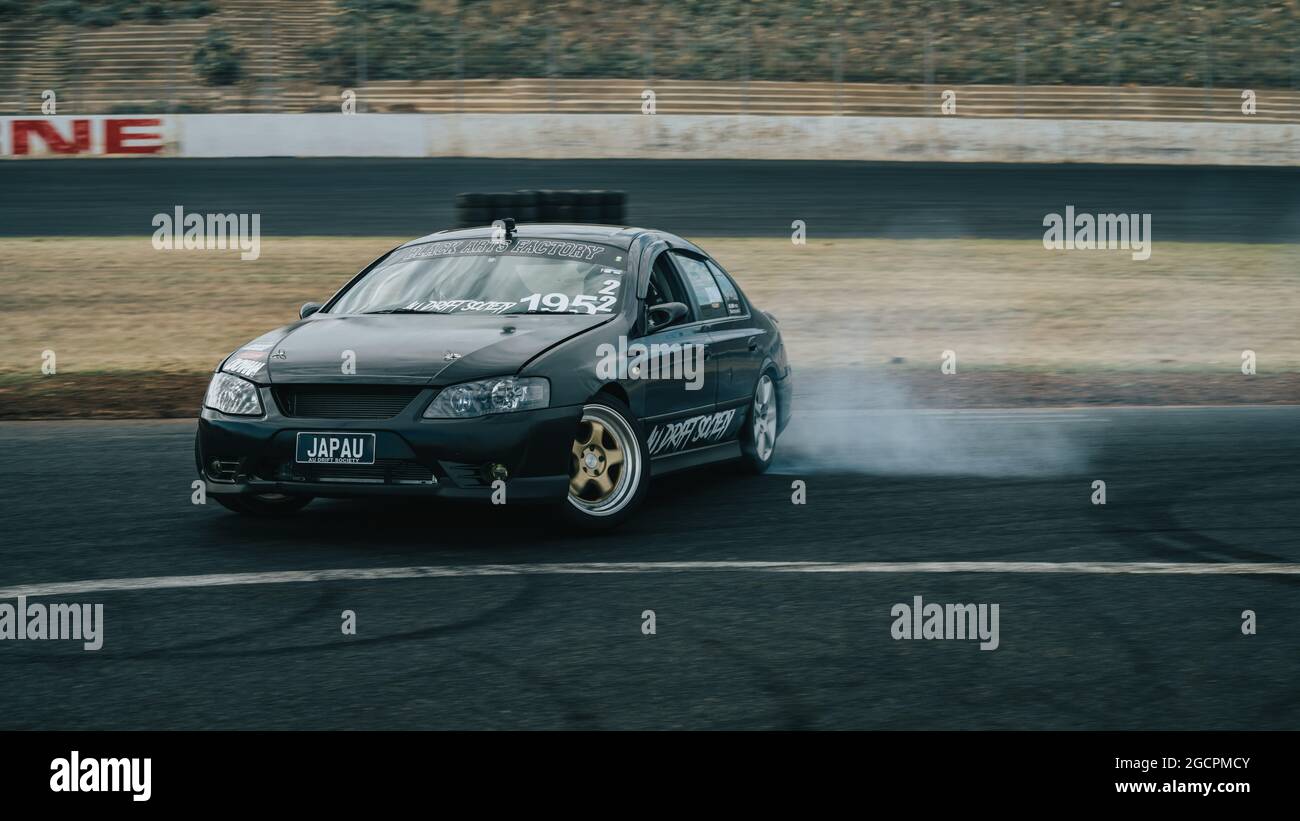 VicDrift Practice Day 2 Black Ford AU Falcon (JAPAU) drifts around the