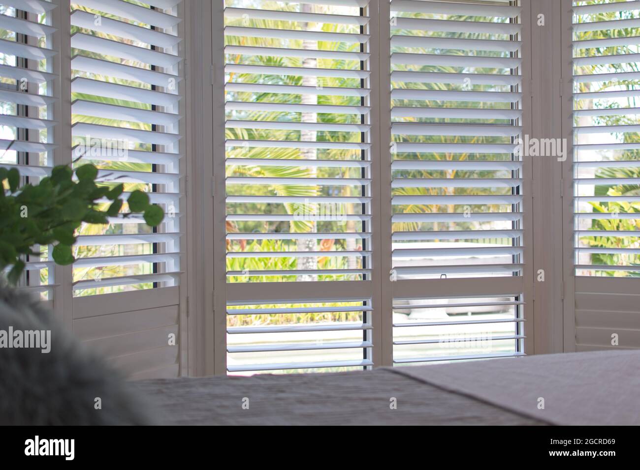 Interior shutters modern bedroom hires stock photography and images