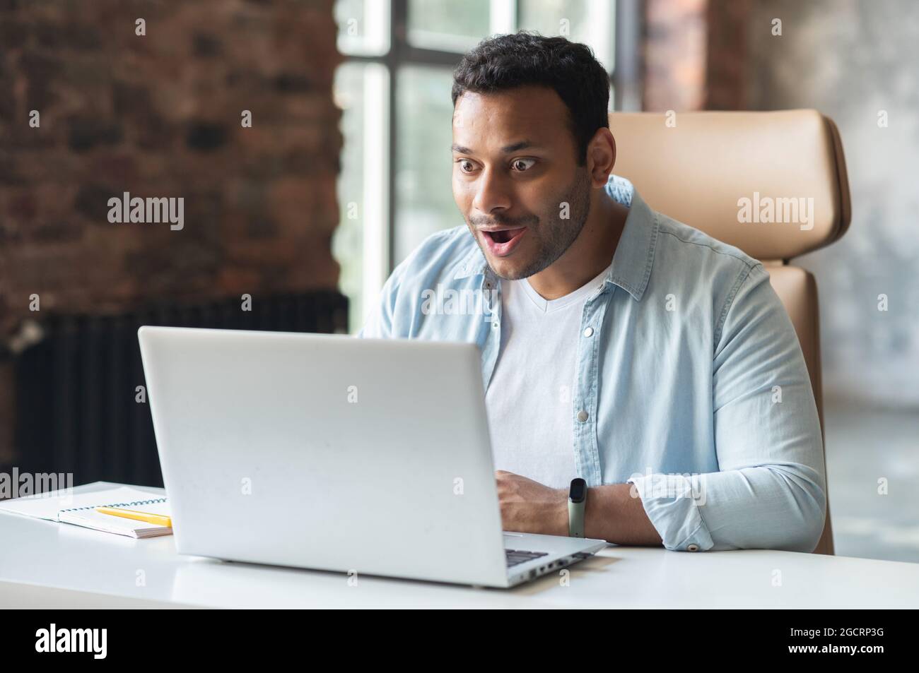Indian confused businessman hi-res stock photography and images - Alamy
