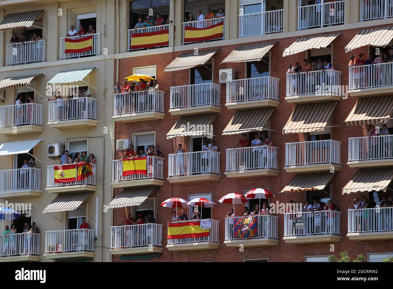 Fans in the surrounding buildings. European Grand Prix, Sunday 24th June 2012. Valencia, Spain. Stock Photo