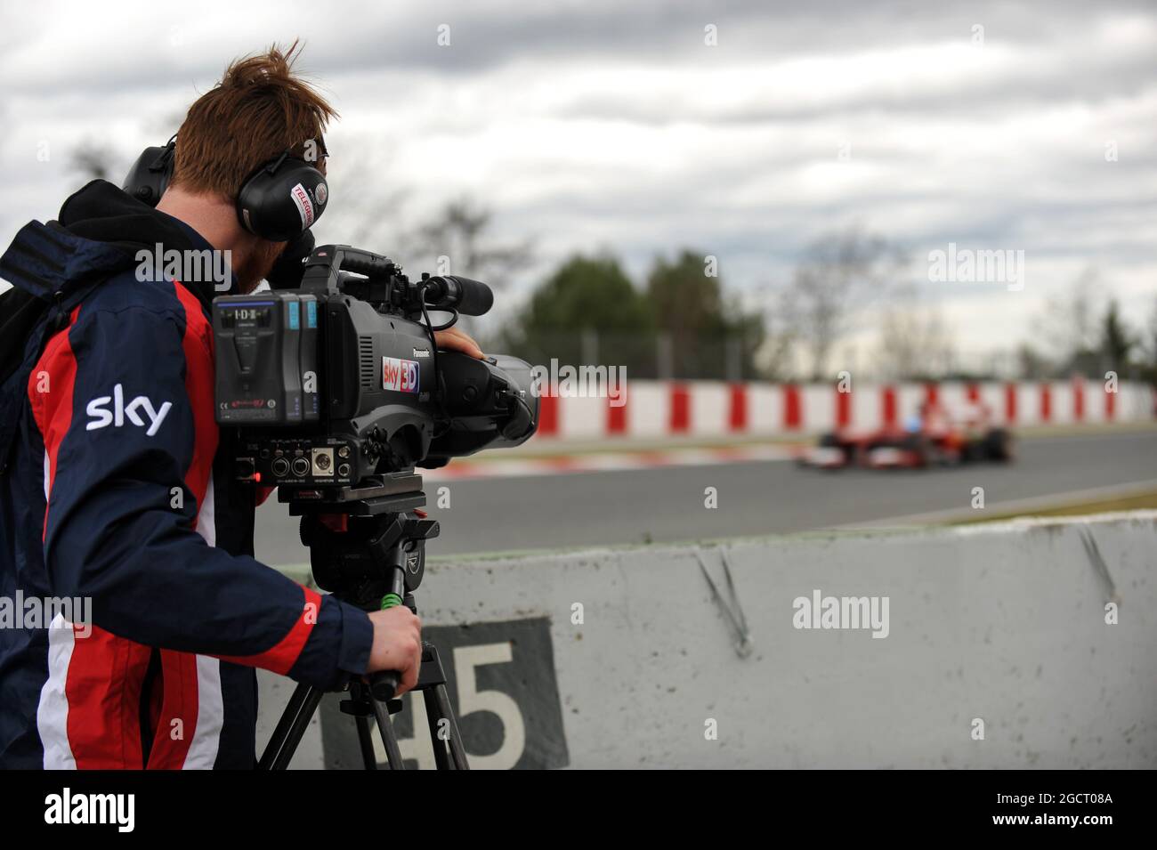 Sky F1 3D cameraman films Fernando Alonso (ESP) Ferrari F138