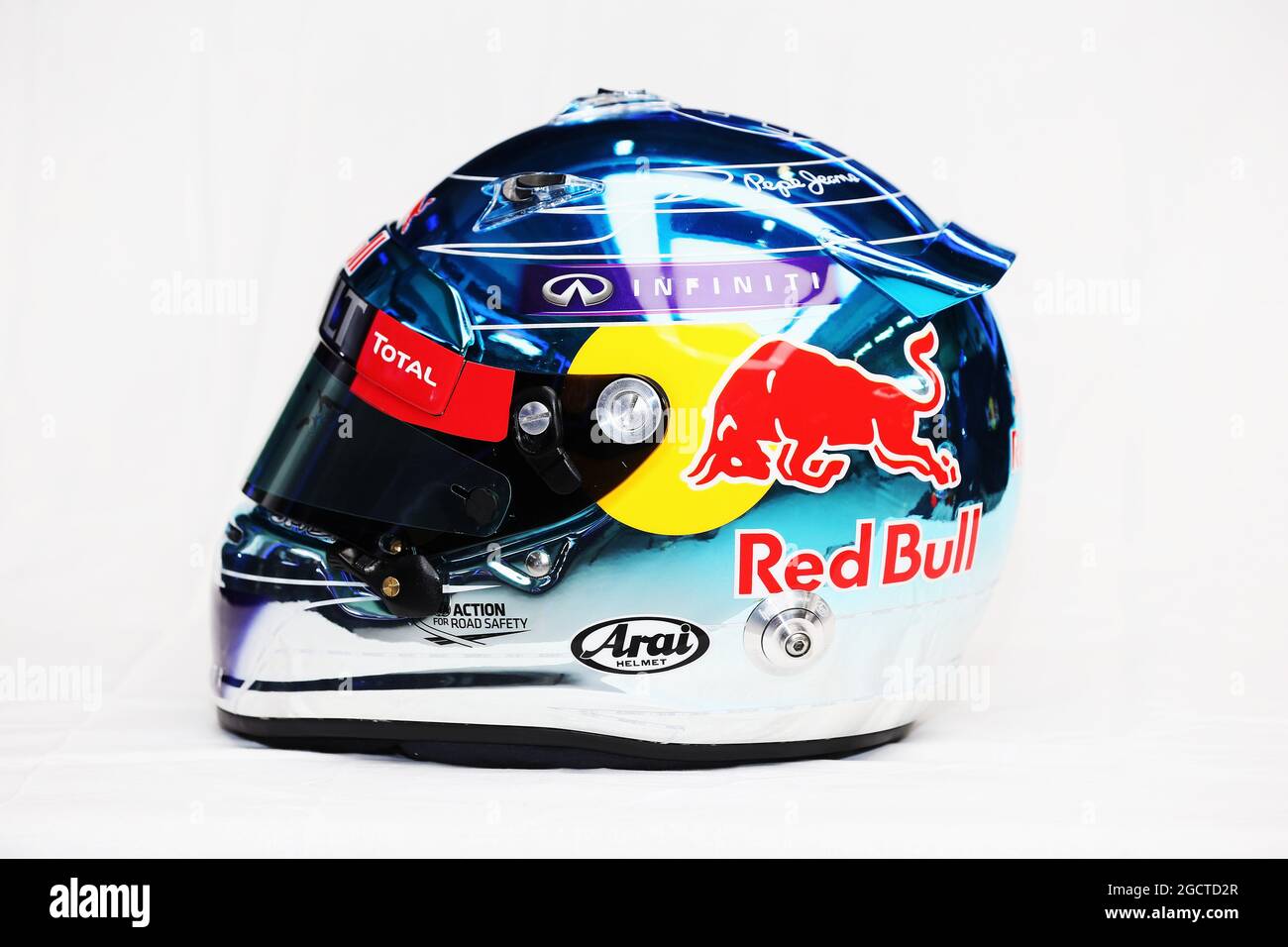 The helmet Vettel (GER) Red Bull Racing. Formula One Testing, Day One, Tuesday 28th 2014. Jerez, Spain Stock Photo - Alamy