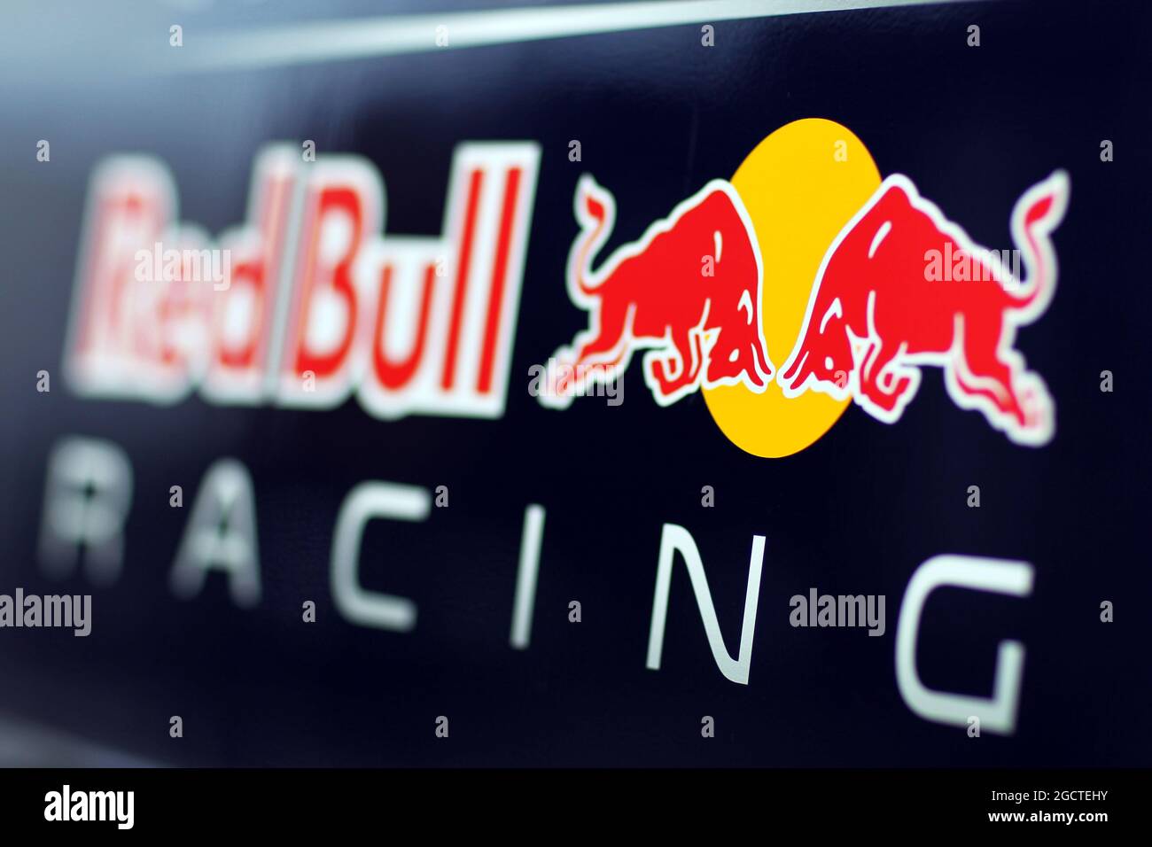 Red bull racing logo hi-res stock photography and images - Alamy