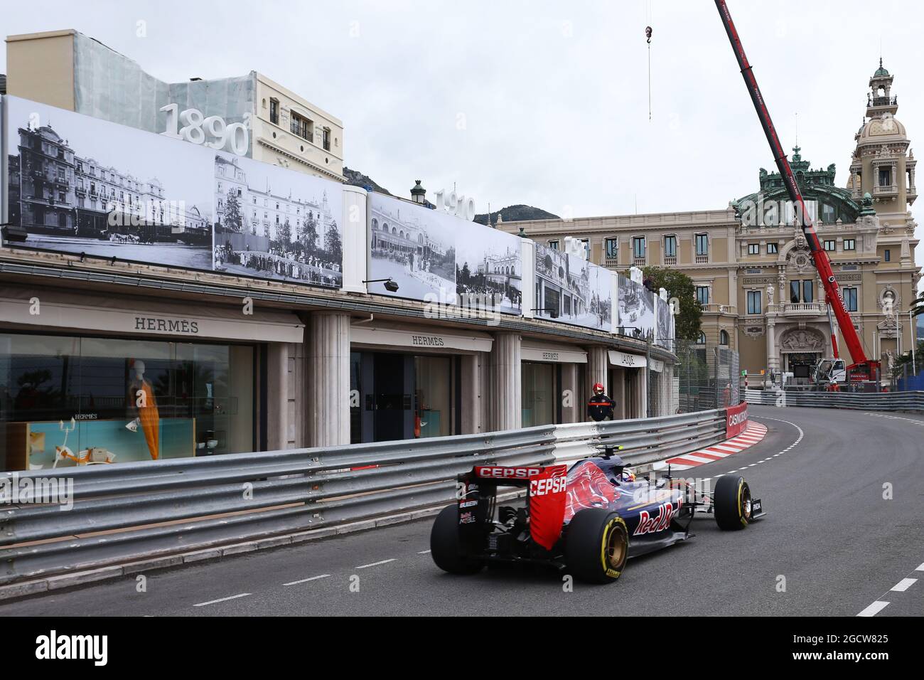 Carlos Sainz Jr (ESP) Scuderia Toro Rosso STR10. Monaco Grand Prix ...