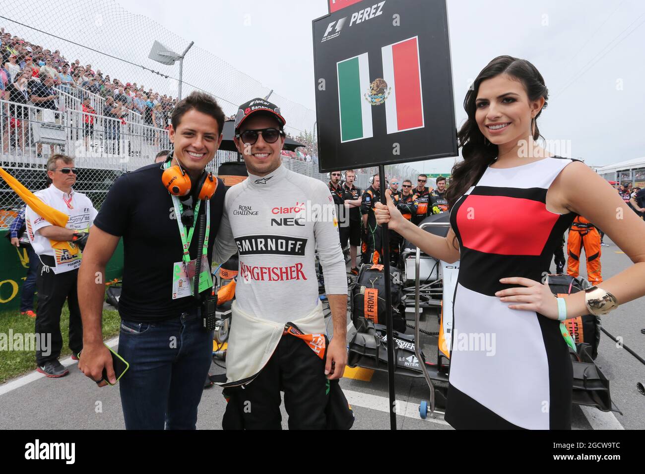 (L to R): Javier Hernandez (MEX) Manchester Utd Football Player with Sergio Perez (MEX) Sahara Force India F1 on the grid. Canadian Grand Prix, Sunday 7th June 2015. Montreal, Canada. Stock Photo
