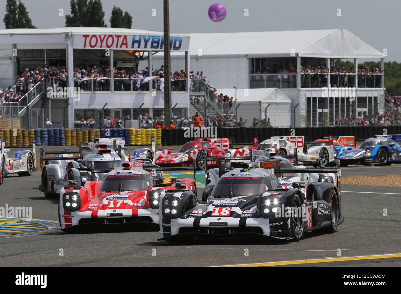 The start of the 24 hours of le mans hi-res stock photography and images -  Alamy