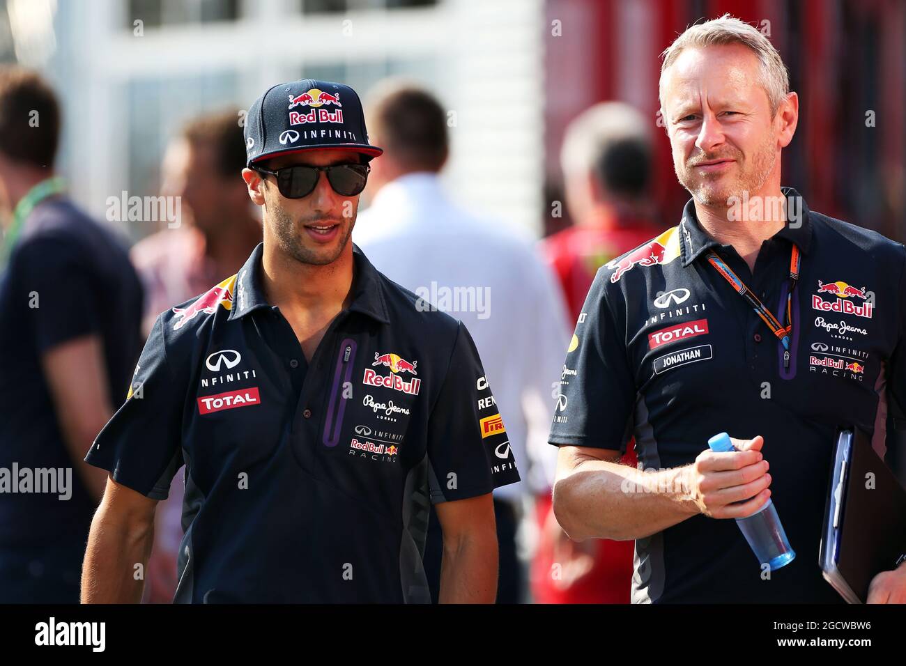 Daniel Ricciardo (AUS) Red Bull Racing with Jonathan Wheatley (GBR) Red Bull Racing Team Hungarian Grand Prix, Friday 24th July 2015. Budapest, Hungary Stock Photo -