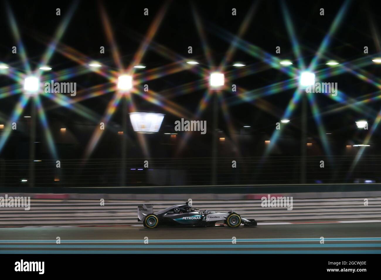 Lewis Hamilton (GBR) Mercedes AMG F1 W06. Abu Dhabi Grand Prix, Friday ...