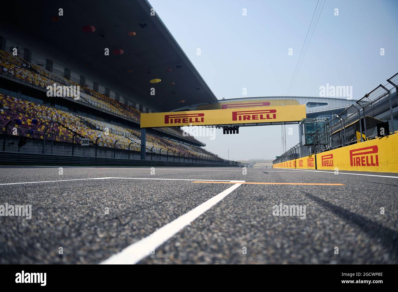 The start / finish straight. Chinese Grand Prix, Thursday 14th April 2016. Shanghai, China. Stock Photo
