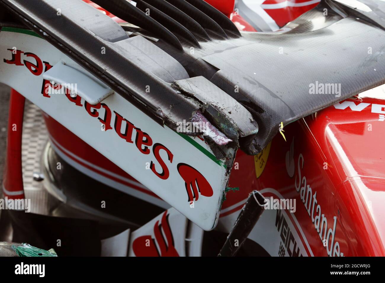 Damaged ferrari hi-res stock photography and images - Alamy
