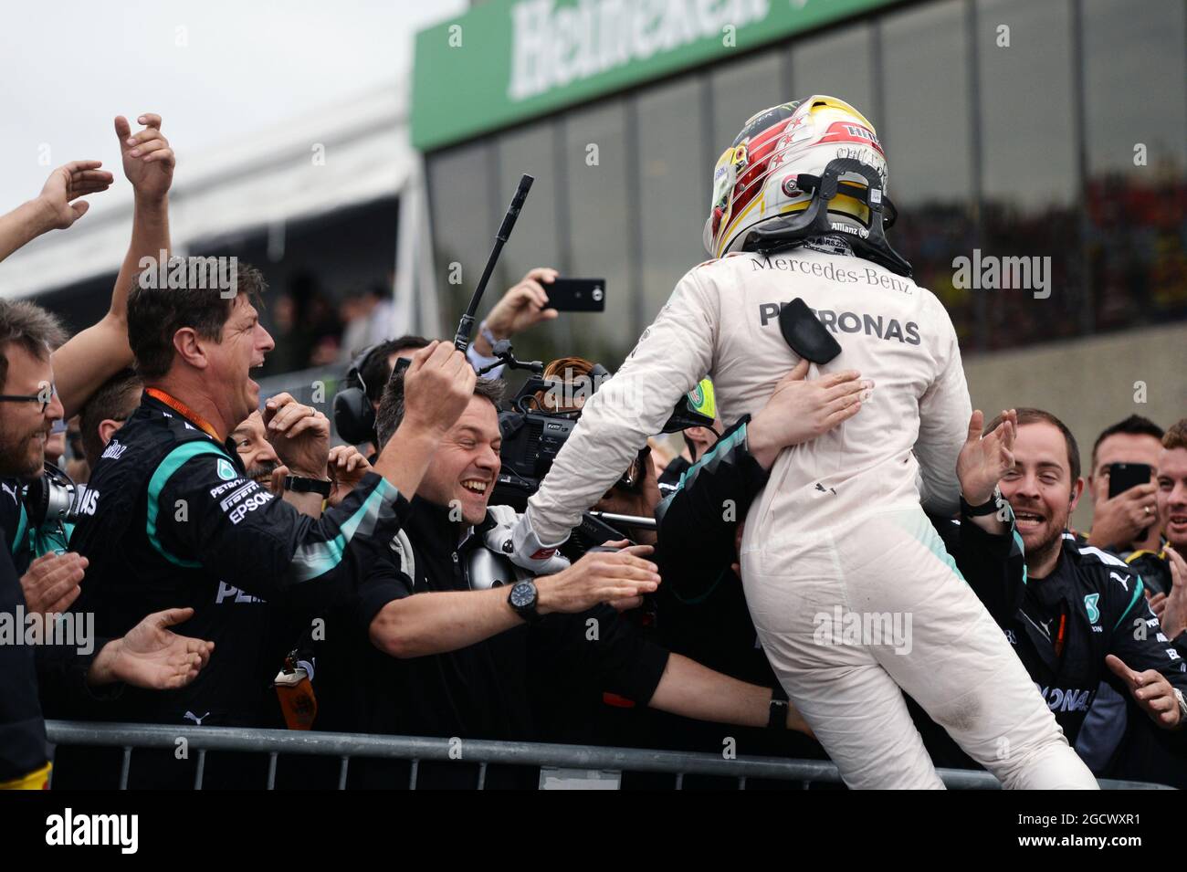 Race winner Lewis Hamilton (GBR) Mercedes AMG F1 celebrates in parc ...