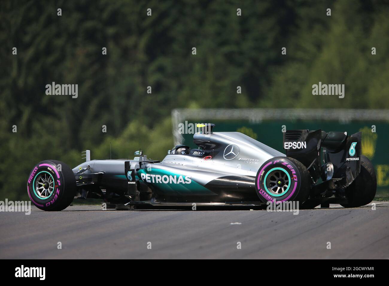 Nico Rosberg (GER) Mercedes AMG F1 W07 Hybrid crashed in the