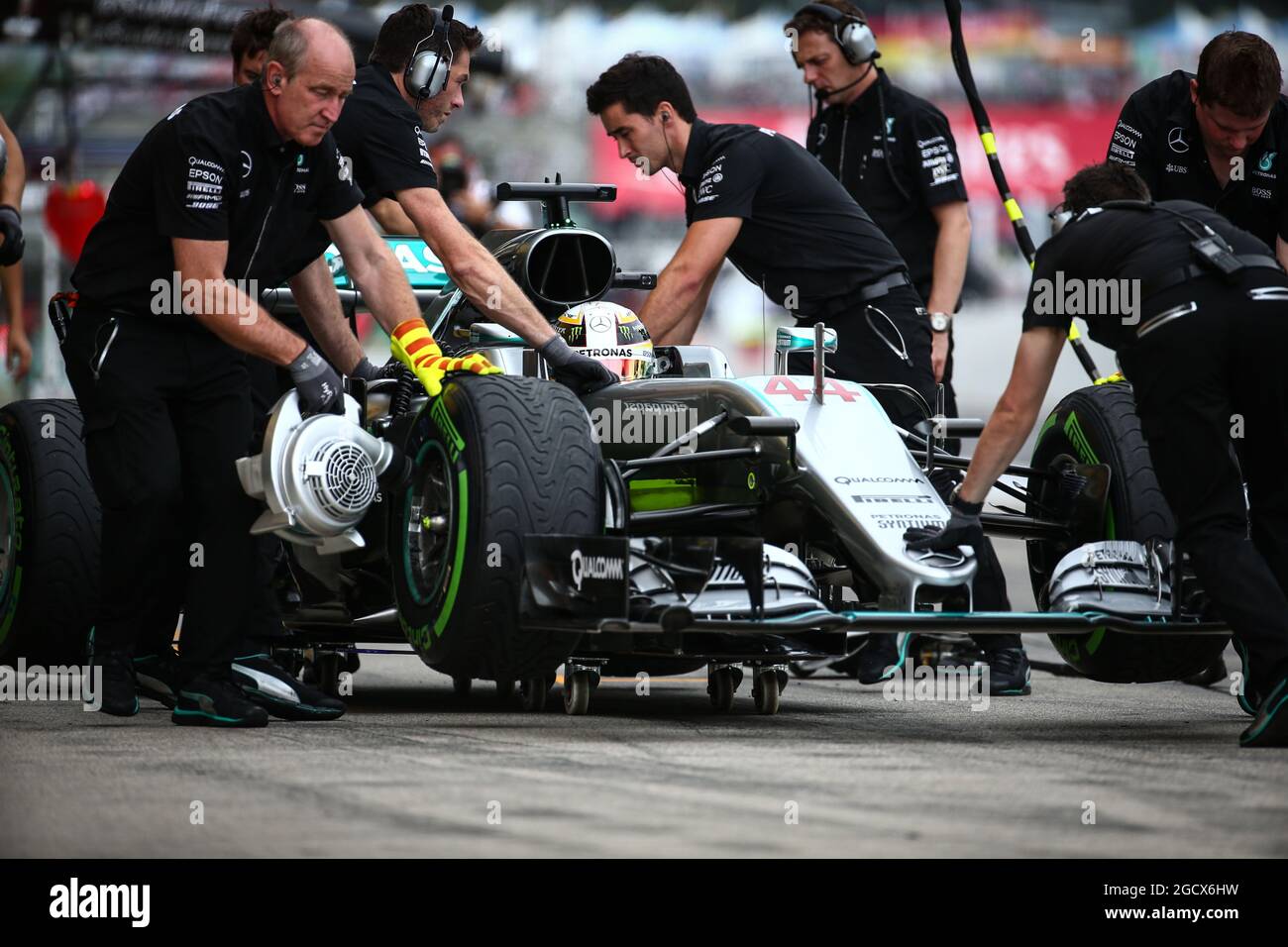 Lewis Hamilton Gbr Mercedes Amg F1 W07 Hybrid Japanese Grand Prix Saturday 8th October 16 Suzuka Japan Stock Photo Alamy
