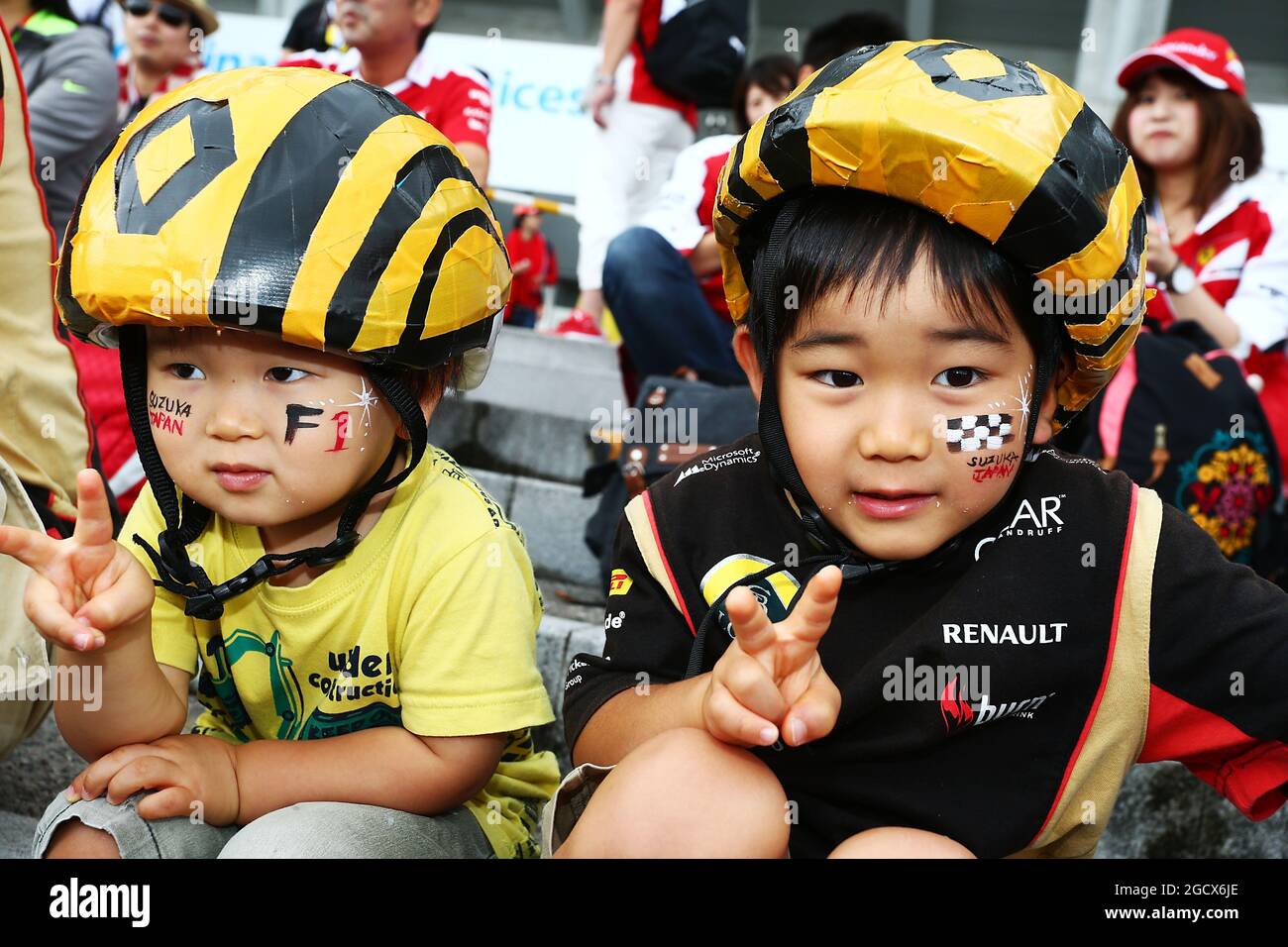 Renault Sport F1 Team fans. Japanese Grand Prix, Sunday 9th October 2016. Suzuka, Japan. Stock Photo