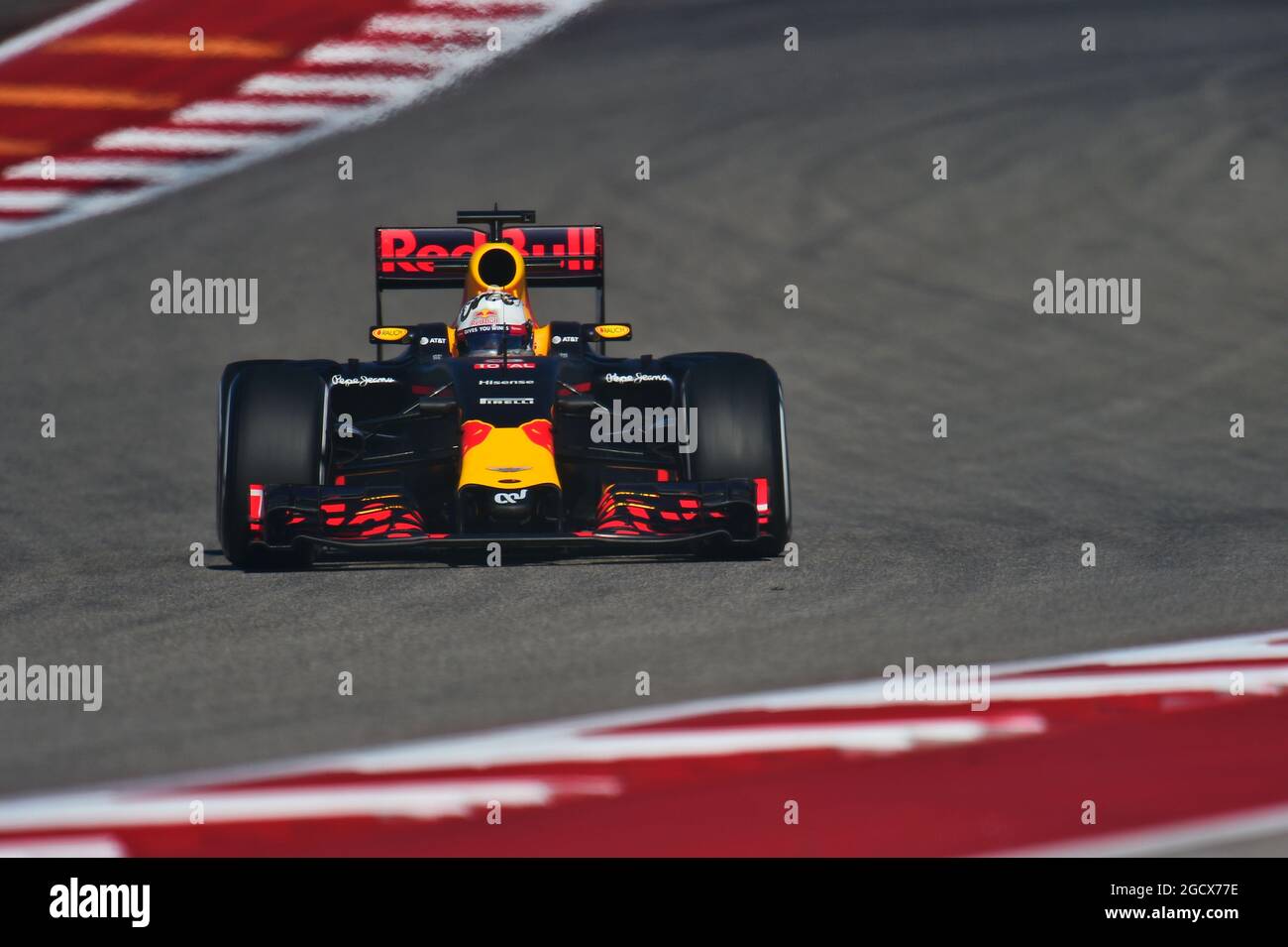 Daniel Ricciardo (AUS) Red Bull Racing RB12. United States Grand Prix ...