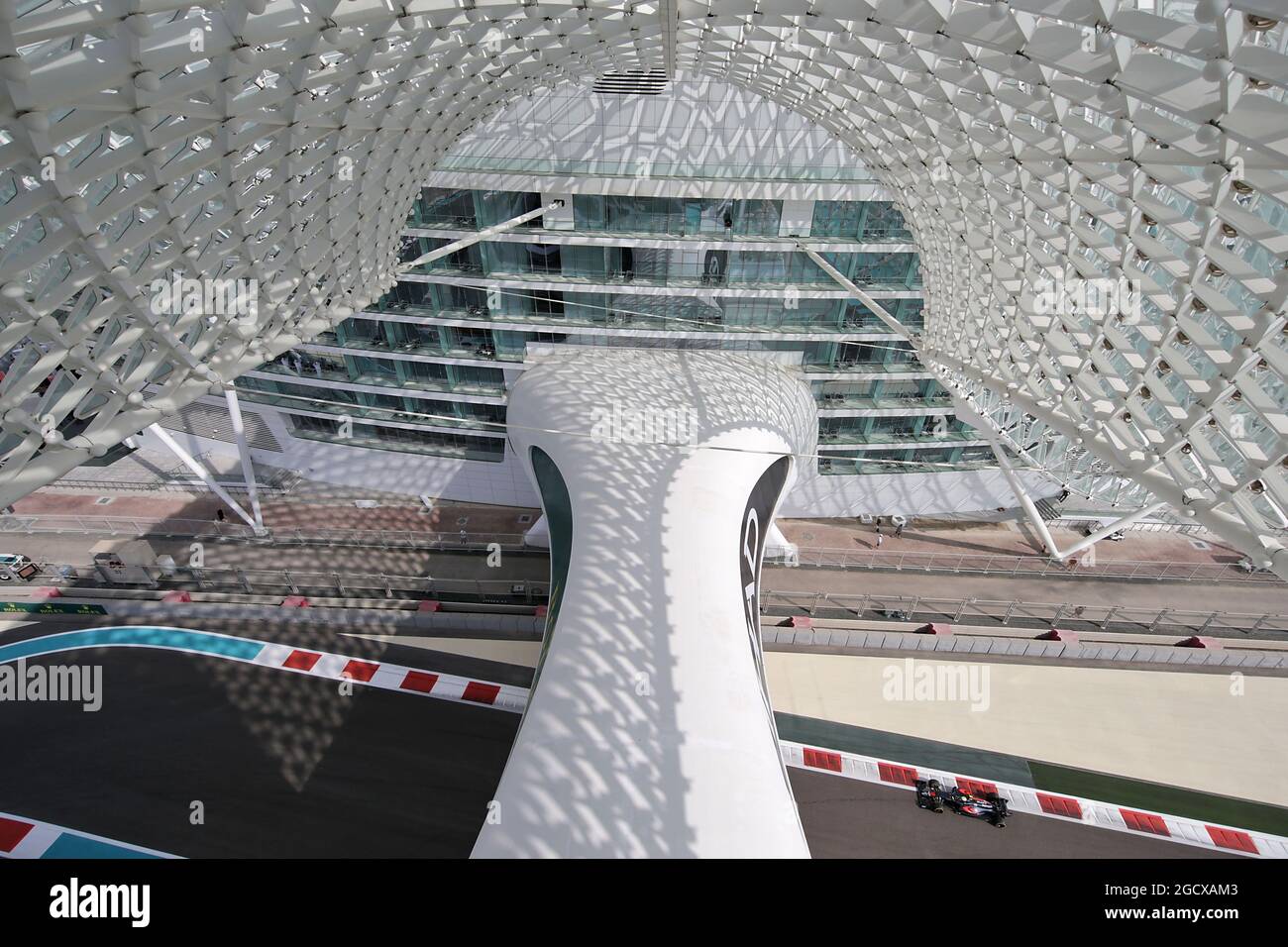 Jenson Button (GBR) McLaren MP4-31. Abu Dhabi Grand Prix, Friday 25th  November 2016. Yas Marina Circuit, Abu Dhabi, UAE Stock Photo - Alamy