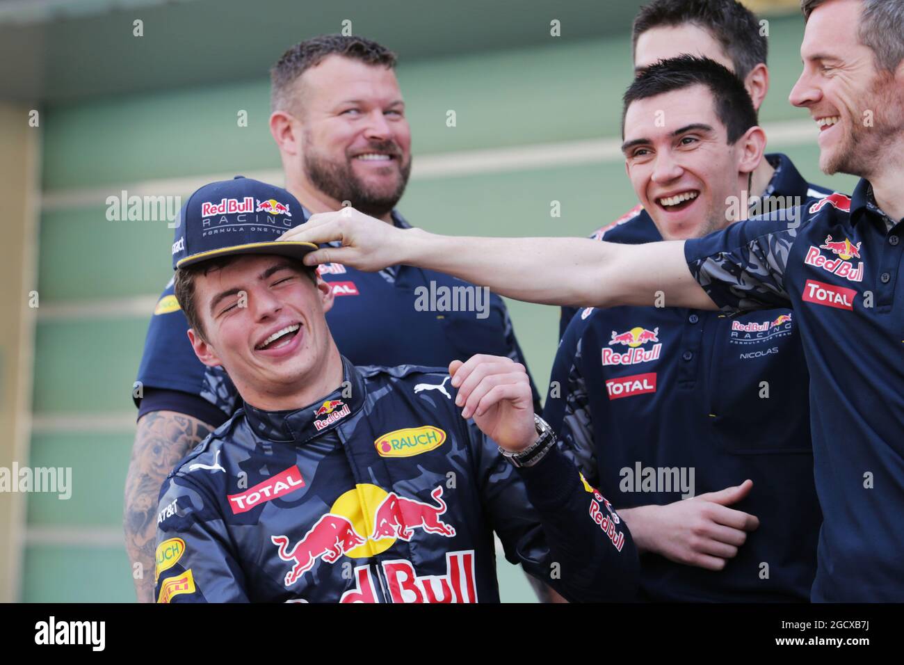 Max Verstappen (NLD) Red Bull Racing at team photograph. Abu Dhabi Grand Prix, Sunday 27th November 2016. Yas Marina Circuit, Abu Dhabi, UAE Stock Photo - Alamy