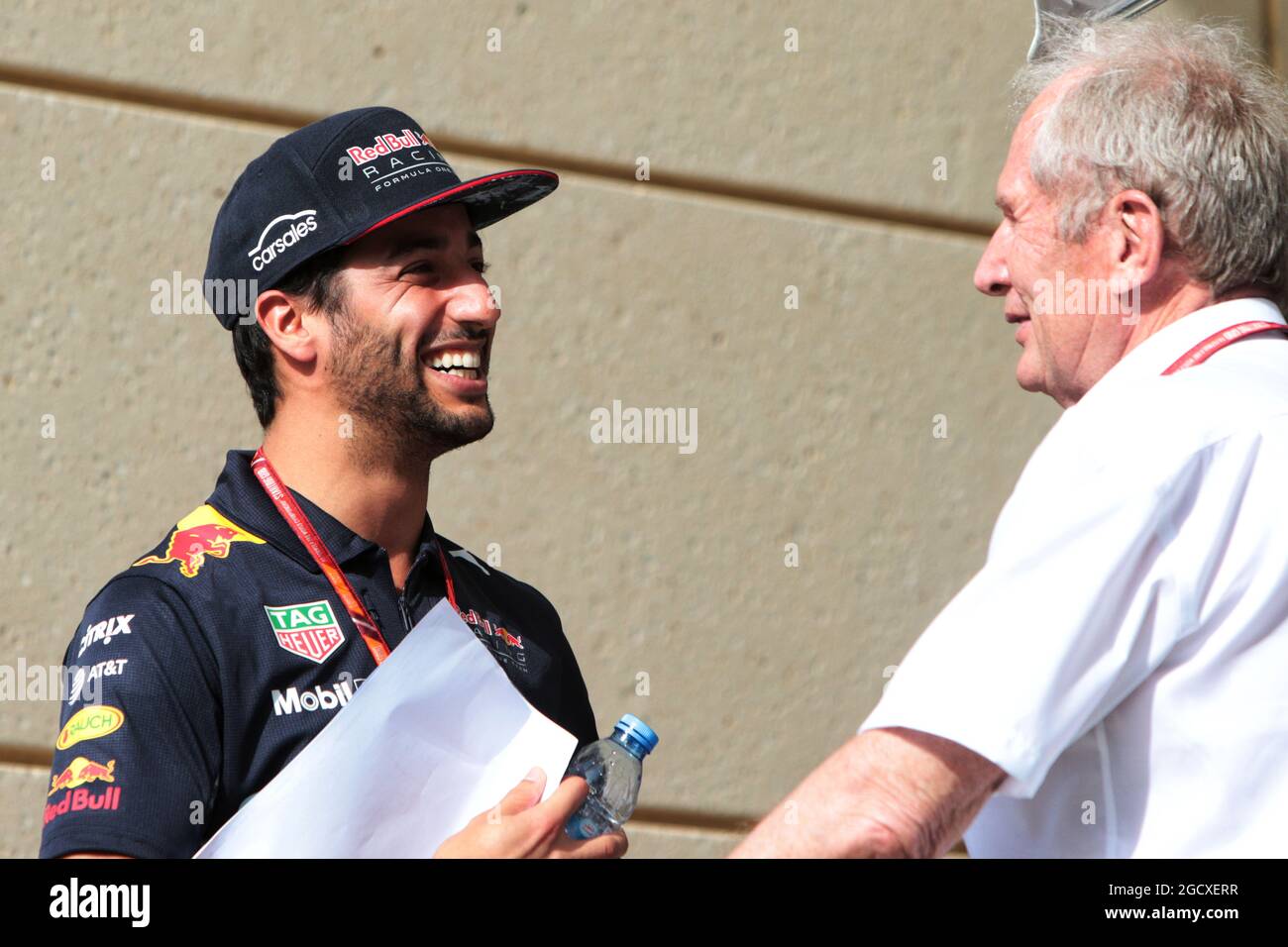 (L to R): Daniel Ricciardo (AUS) Red Bull Racing with Dr Helmut Marko (AUT) Red Bull Motorsport Consultant. Bahrain Grand Prix, Sunday 17th April 2017. Sakhir, Bahrain. Stock Photo