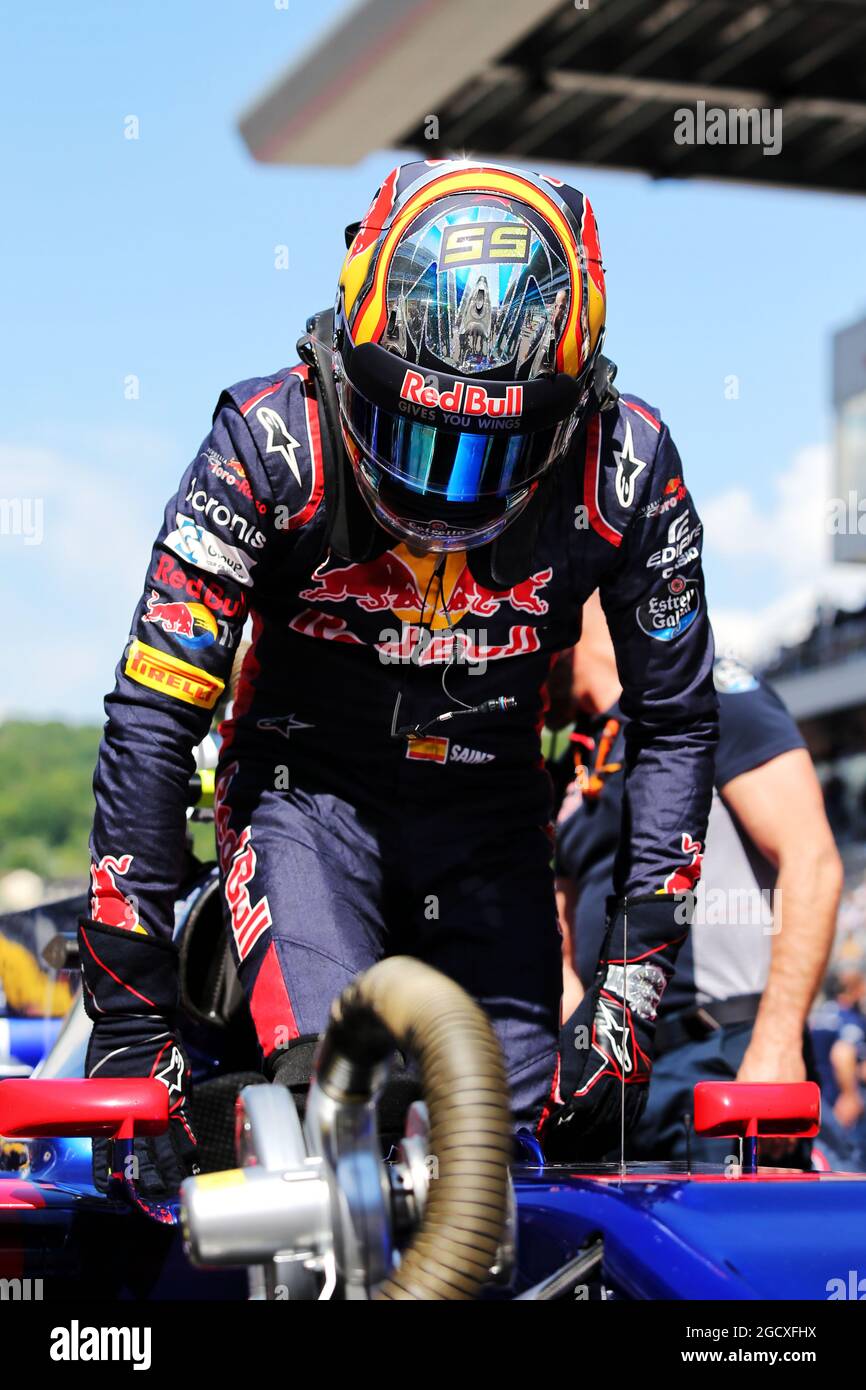 Scuderia toro rosso str12 on grid hi-res stock photography and
