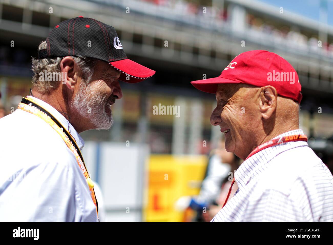 (L to R): Kelsey Grammer (USA) Actor with Niki Lauda (AUT) Mercedes Non-Executive Chairman on the grid. Spanish Grand Prix, Sunday 14th May 2017. Barcelona, Spain. Stock Photo