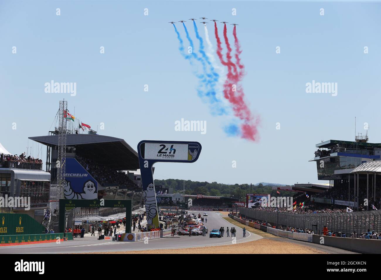 The start of the 24 hours of le mans hi-res stock photography and images -  Alamy