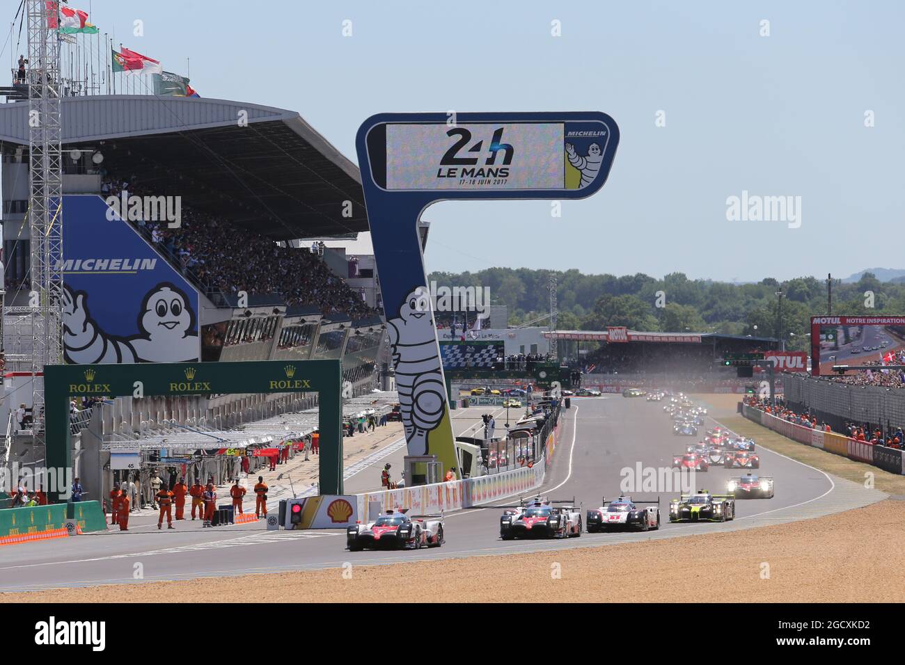 The start of the 24 hours of le mans hi-res stock photography and images -  Alamy