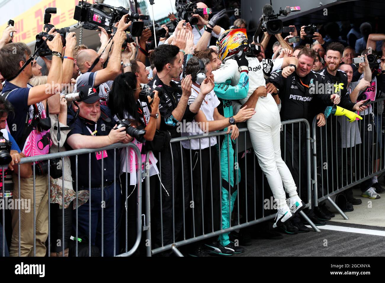Race winner Lewis Hamilton (GBR) Mercedes AMG F1 celebrates in parc ...