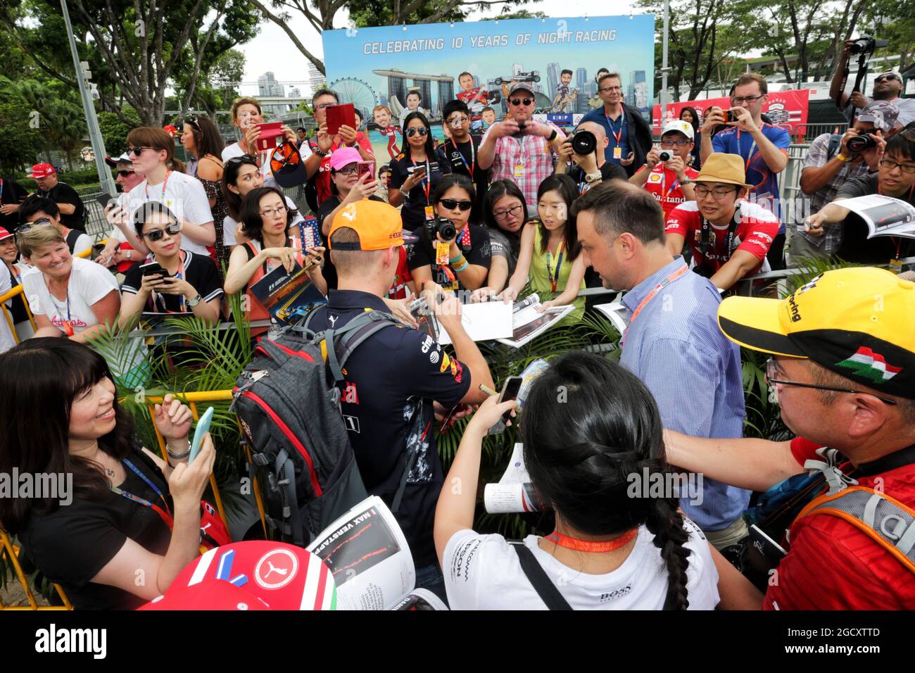 Max Verstappen (NLD) Red Bull Racing signs autographs for the fans ...