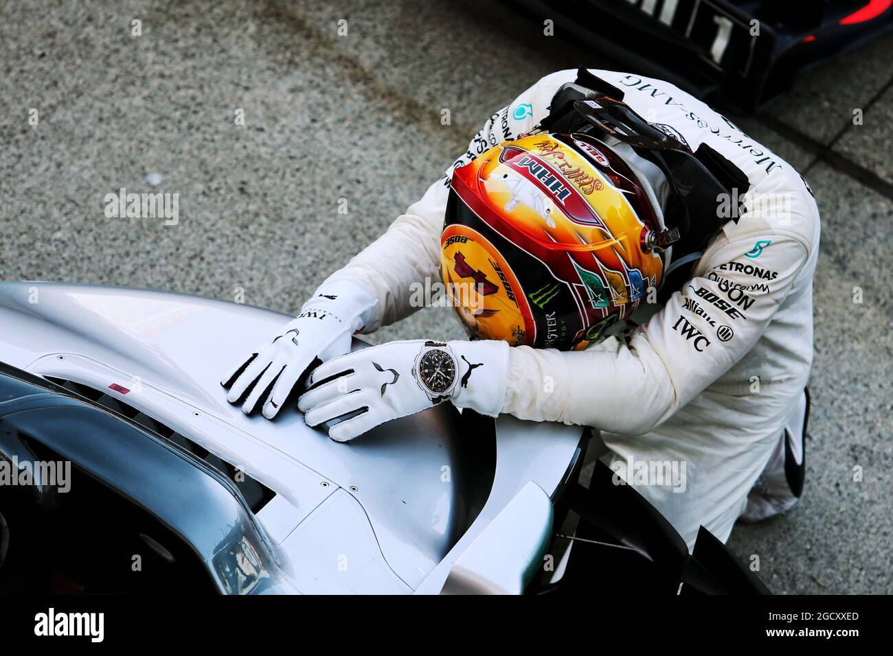 Race winner Lewis Hamilton (GBR) Mercedes AMG F1 W08 celebrates in parc ...