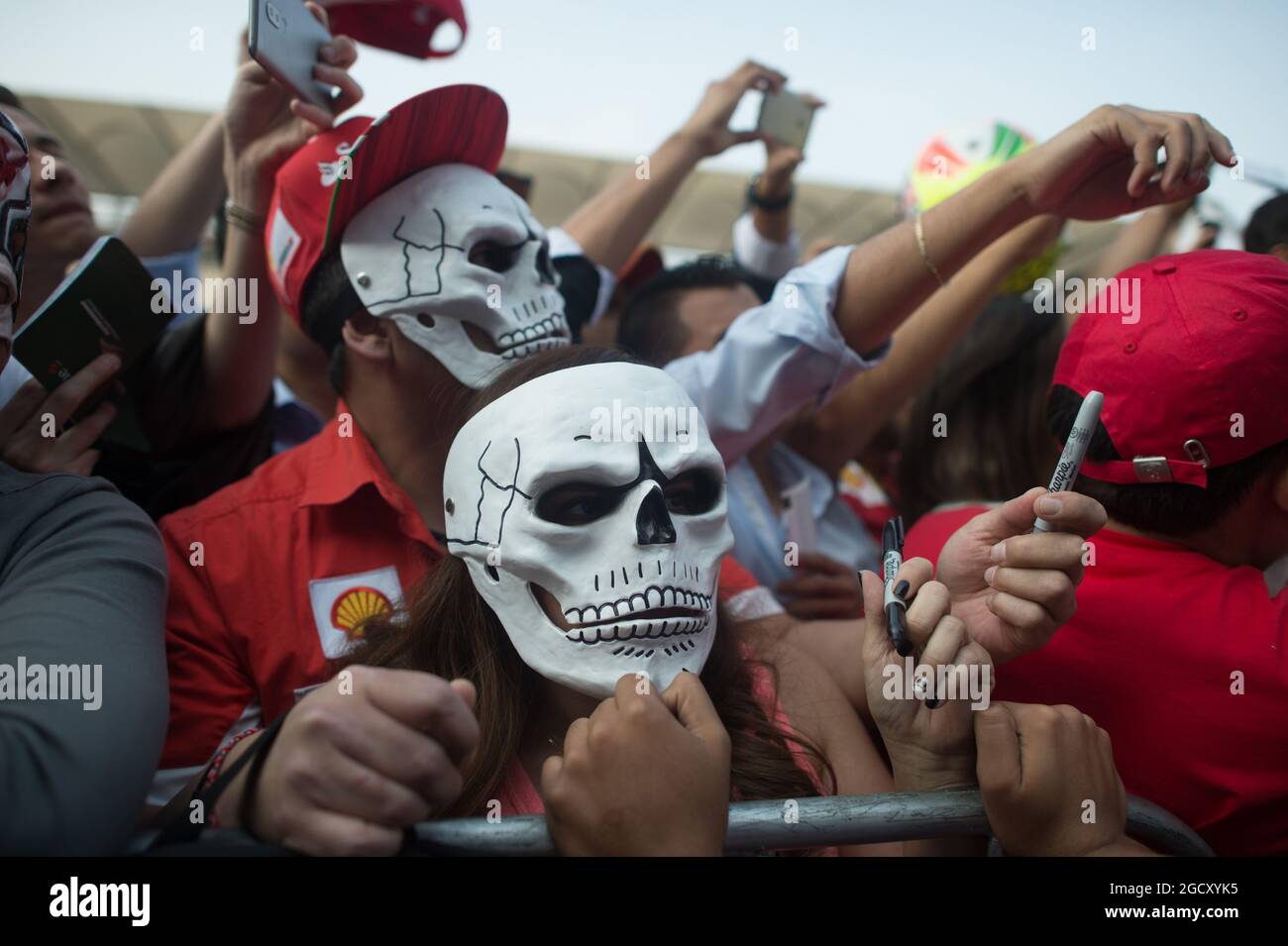 Day of the Dead costume wearers. Mexican Grand Prix, Thursday 26th October 2017. Mexico City, Mexico. Stock Photo