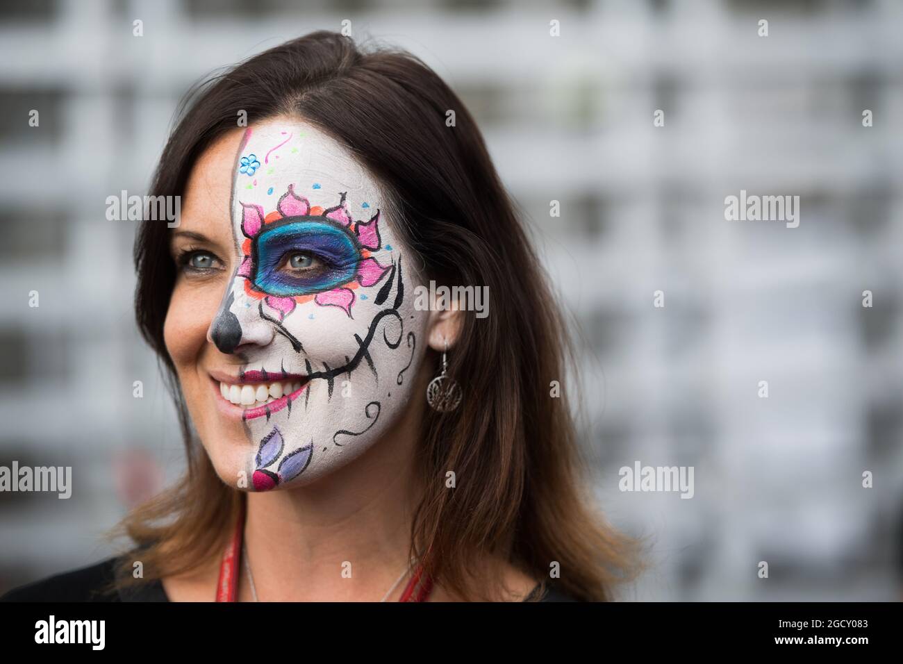 Lee McKenzie (GBR) Channel 4 F1 Presenter. Mexican Grand Prix, Saturday 28th October 2017. Mexico City, Mexico. Stock Photo