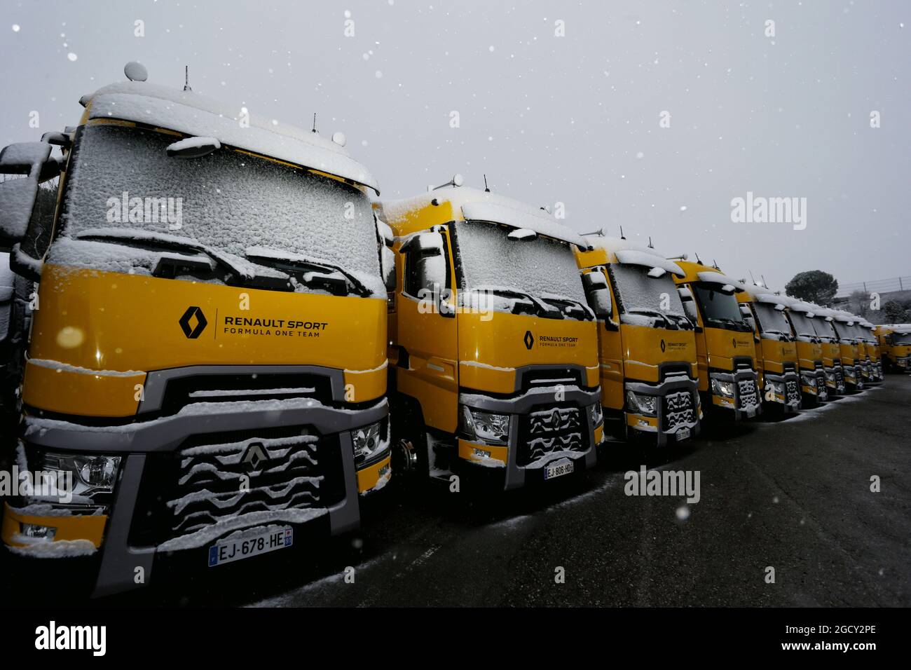 Renault Sport F1 Team trucks with snow. Formula One Testing, Day 3,  Wednesday 28th February 2018. Barcelona, Spain Stock Photo - Alamy