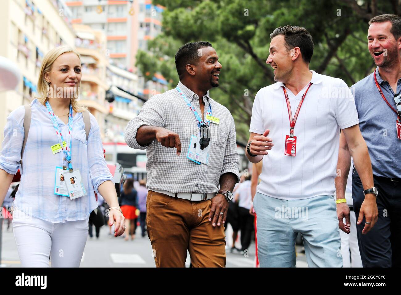 Alfonso Ribeiro (USA) Actor and his wife Angela Riberio (USA) and Will Buxton (GBR) F1 Digital Presenter on the grid. Monaco Grand Prix, Sunday 27th May 2018. Monte Carlo, Monaco. Stock Photo