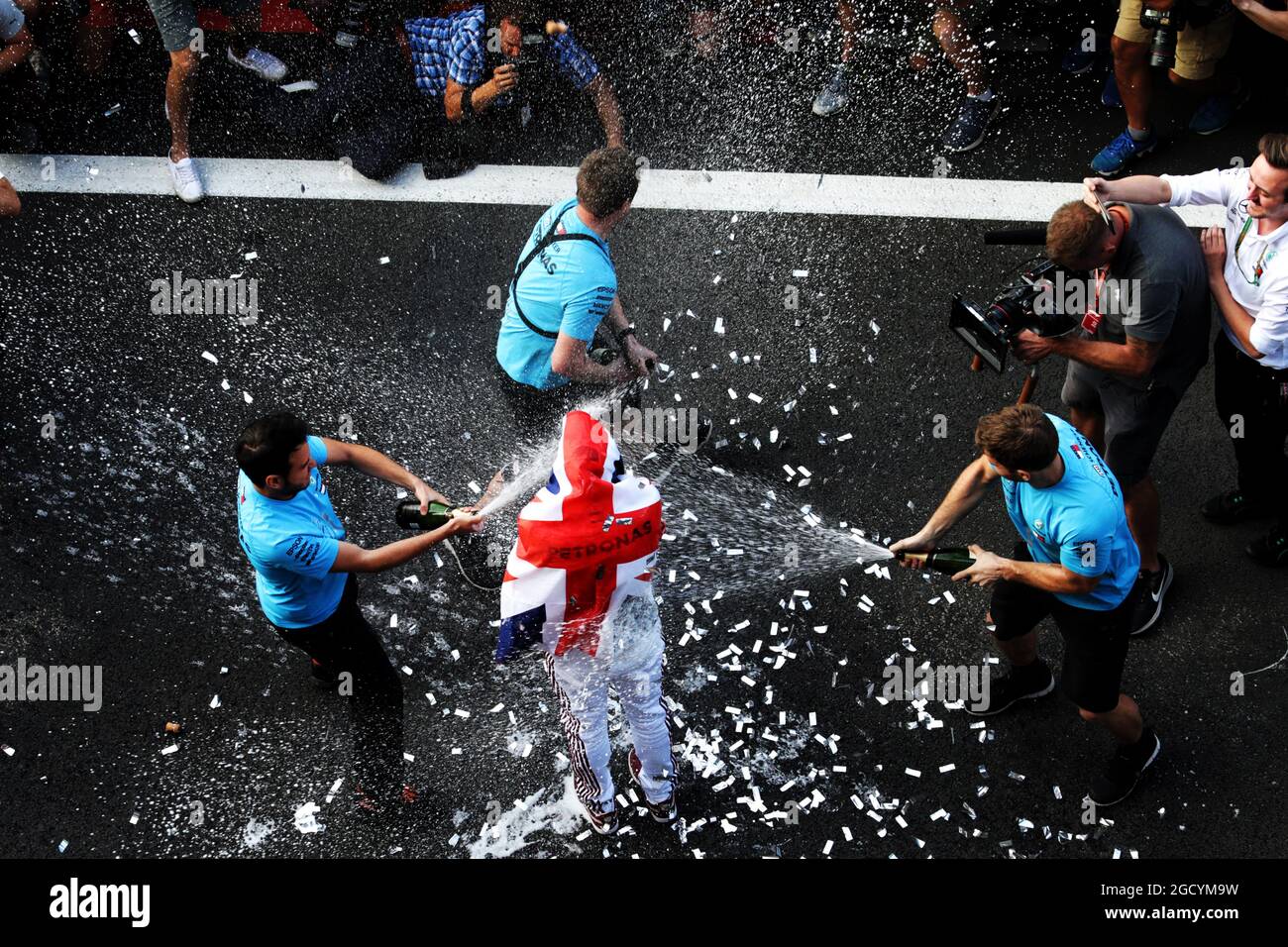 Lewis Hamilton (GBR) Mercedes AMG F1 celebrates winning the World Championship with the team. Mexican Grand Prix, Sunday 28th October 2018. Mexico City, Mexico. Stock Photo