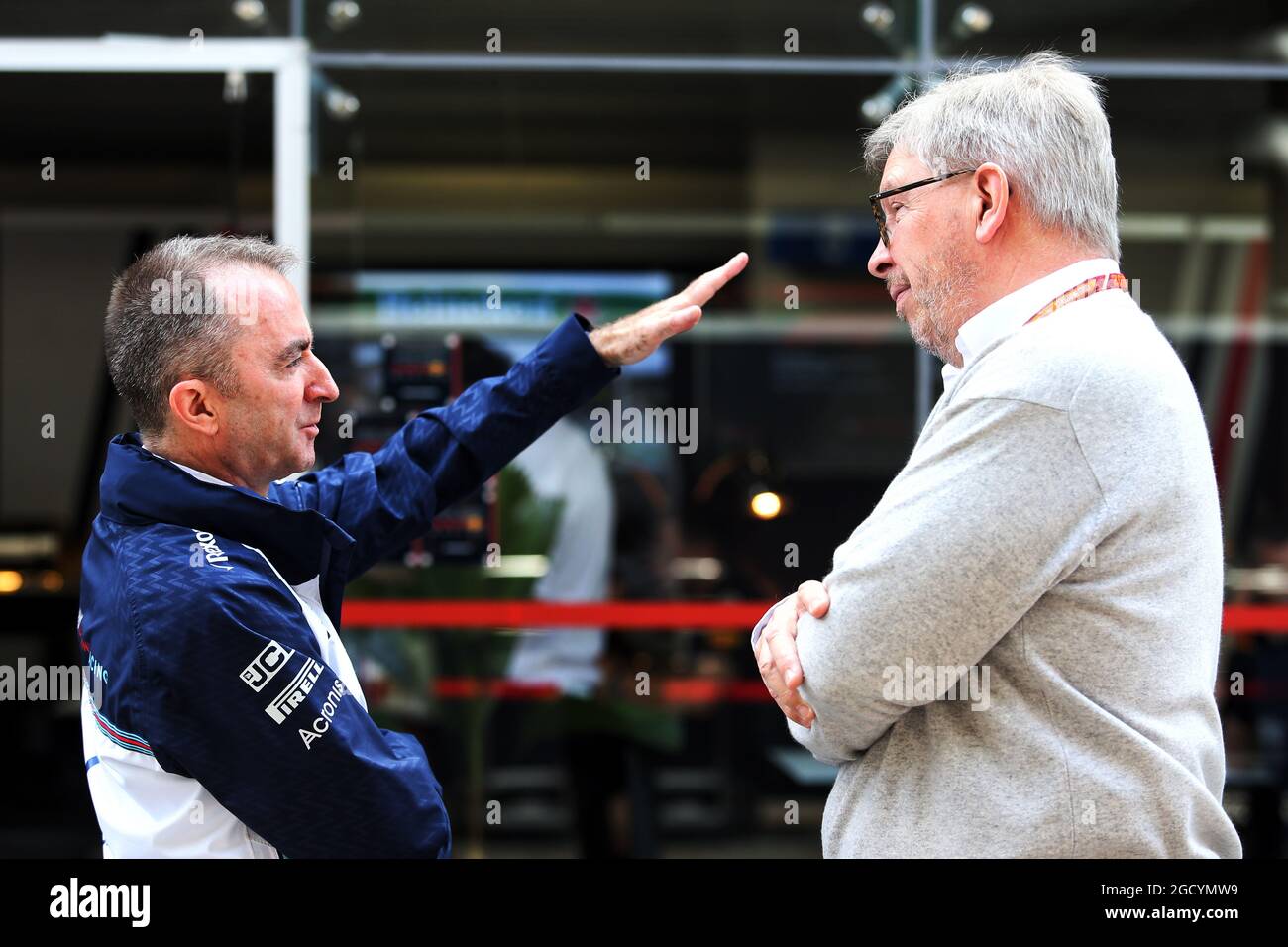 (L to R): Paddy Lowe (GBR) Williams Chief Technical Officer with Ross Brawn (GBR) Managing Director, Motor Sports. Brazilian Grand Prix, Sunday 11th November 2018. Sao Paulo, Brazil. Stock Photo